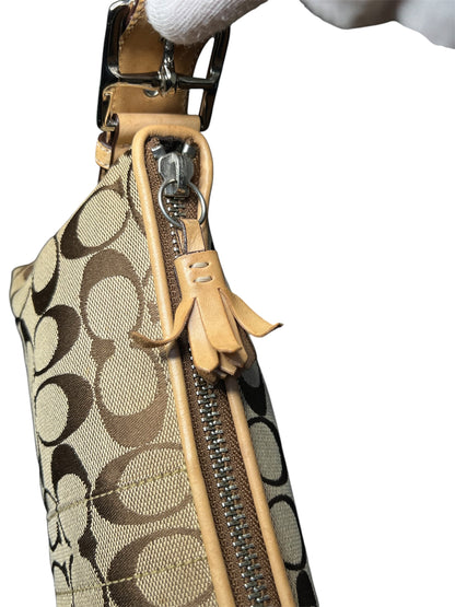 Coach Signature Hampton Baguette
